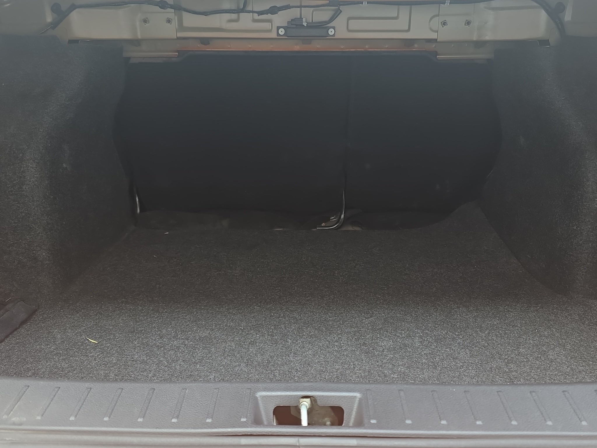 2023 Nissan VERSA 4P ADVANCE L41.6 MAN