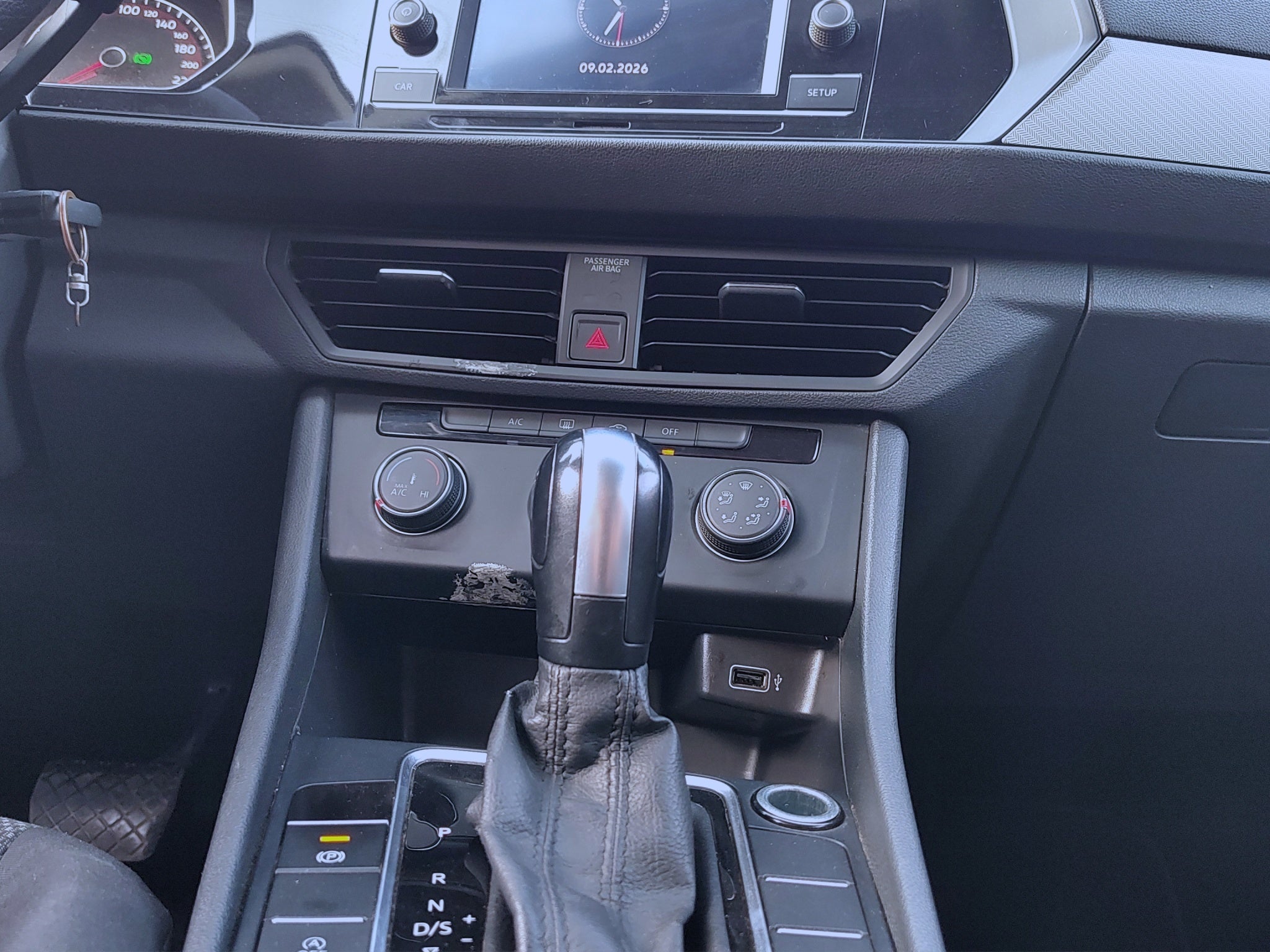 2019 Volkswagen JETTA 4 PTS TRENDLINE 14T TA R-16