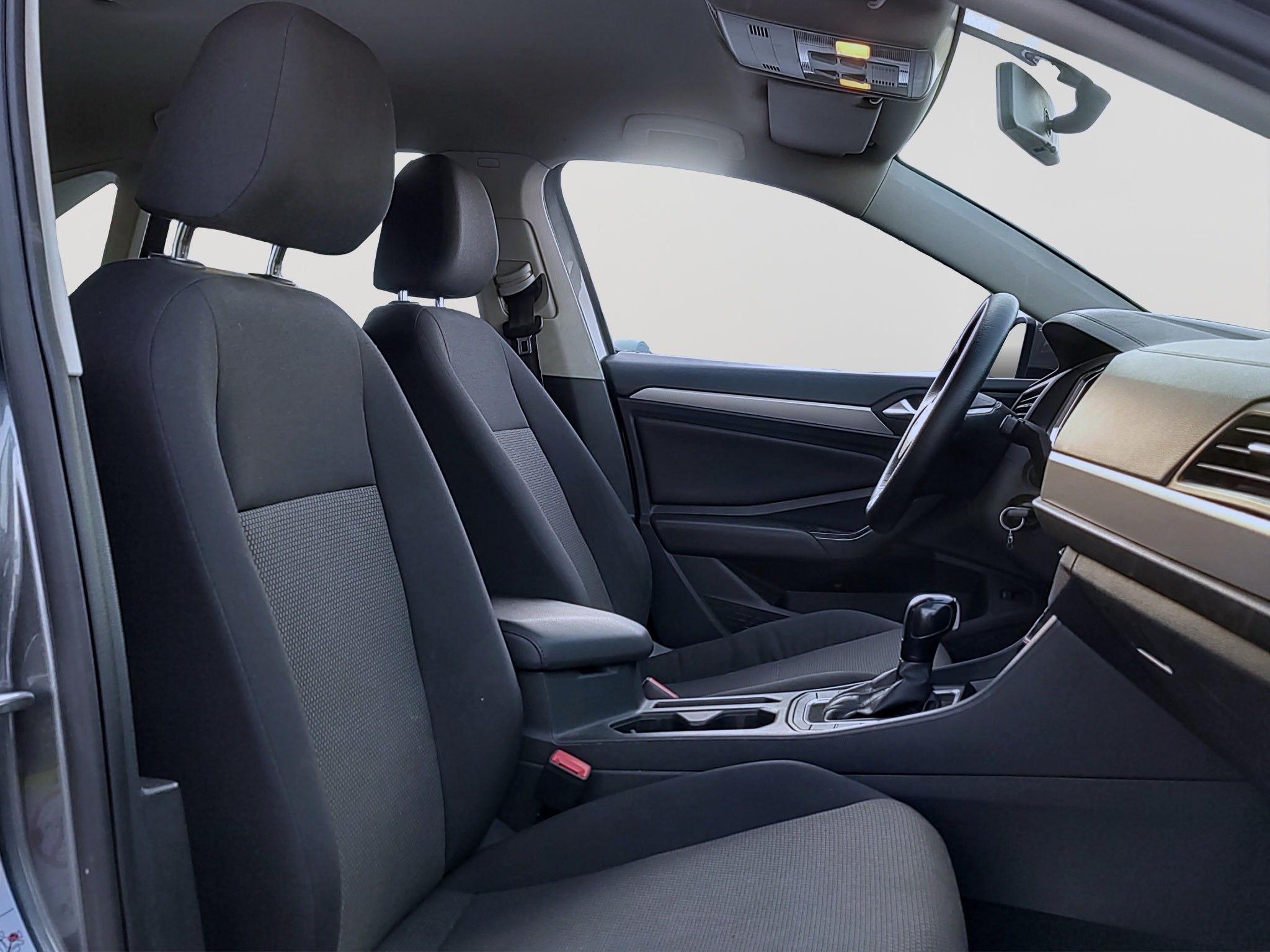 2019 Volkswagen JETTA 4 PTS TRENDLINE 14T TA R-16