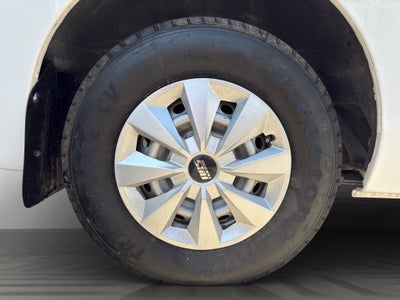 2022 Nissan URVAN 4 PTS AMPLIA TM5 AAC DESEM TRAS 15 PAS