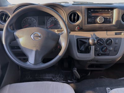 2021 Nissan URVAN 4 PTS AMPLIA TM5 AAC DESEM TRAS 15 PAS