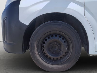 2022 Toyota HIACE 4 PTS DX SUPERLARGA TM5 CVENTANAS