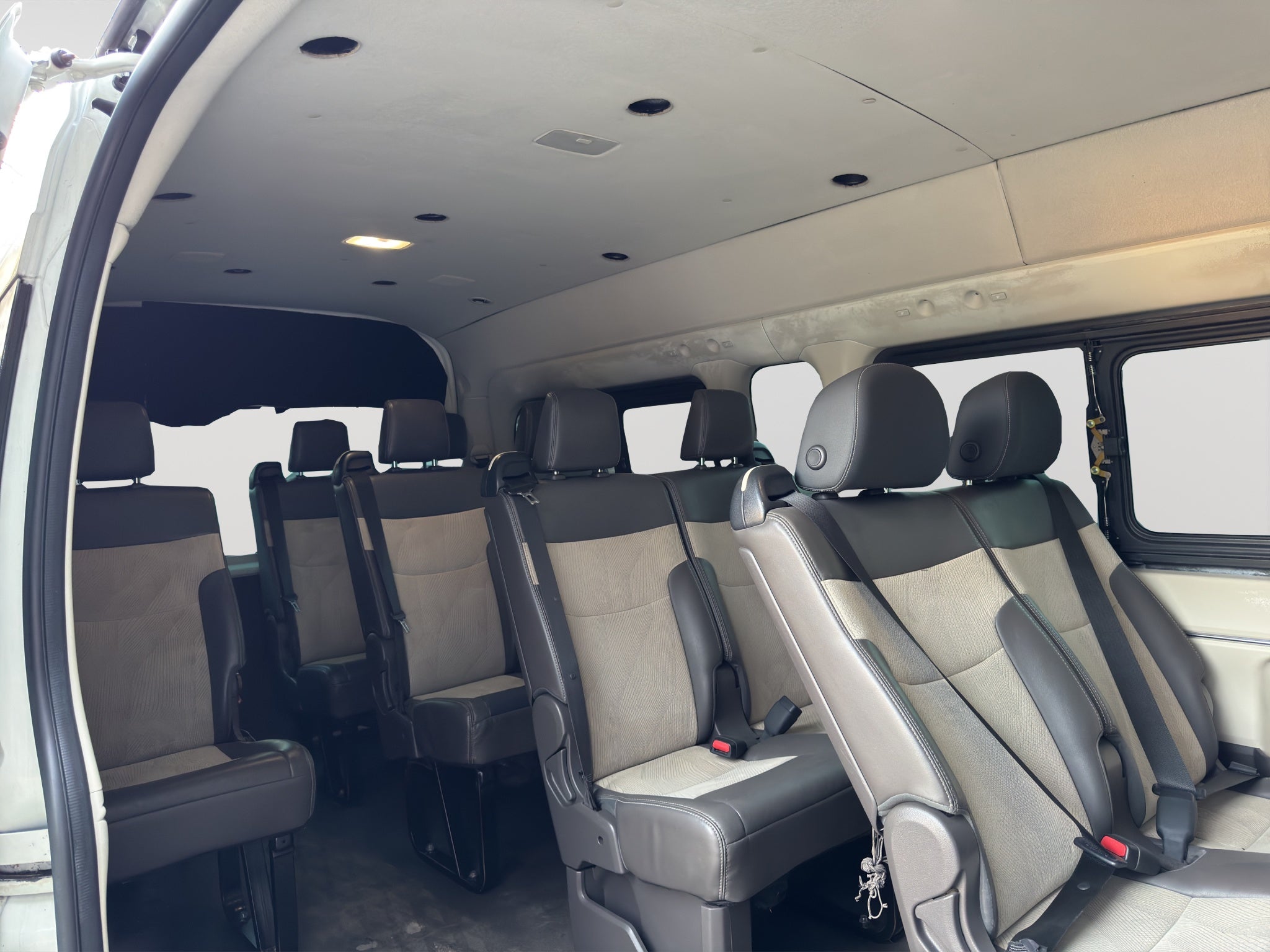 2021 Toyota HIACE 4 PTS GL TM5 12 PAS