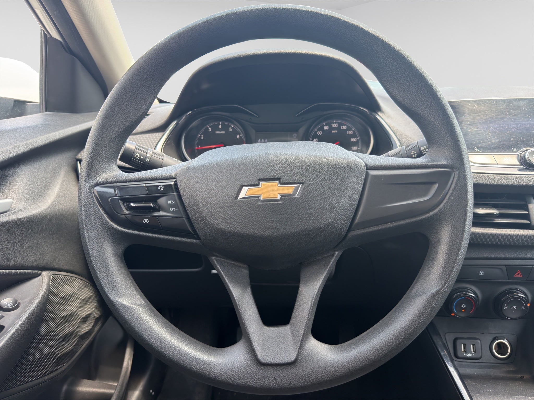 2023 Chevrolet ONIX A 4 PTS LS 13L TM5 AAC BA R-15
