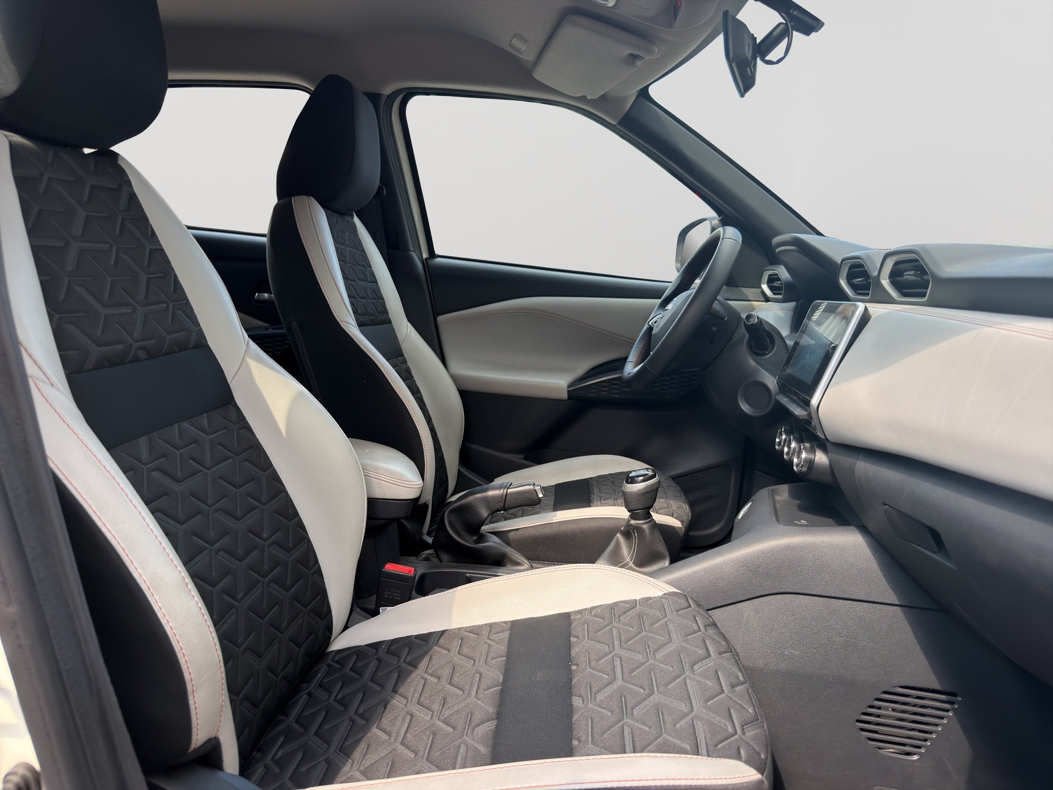 2025 Nissan MAGNITE 5 PUERTAS EXCLUSIVE 1.0 LTS CVT T