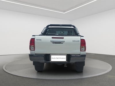 2024 Toyota HILUX 4P DOBLE CABINA SR L42.7 MAN