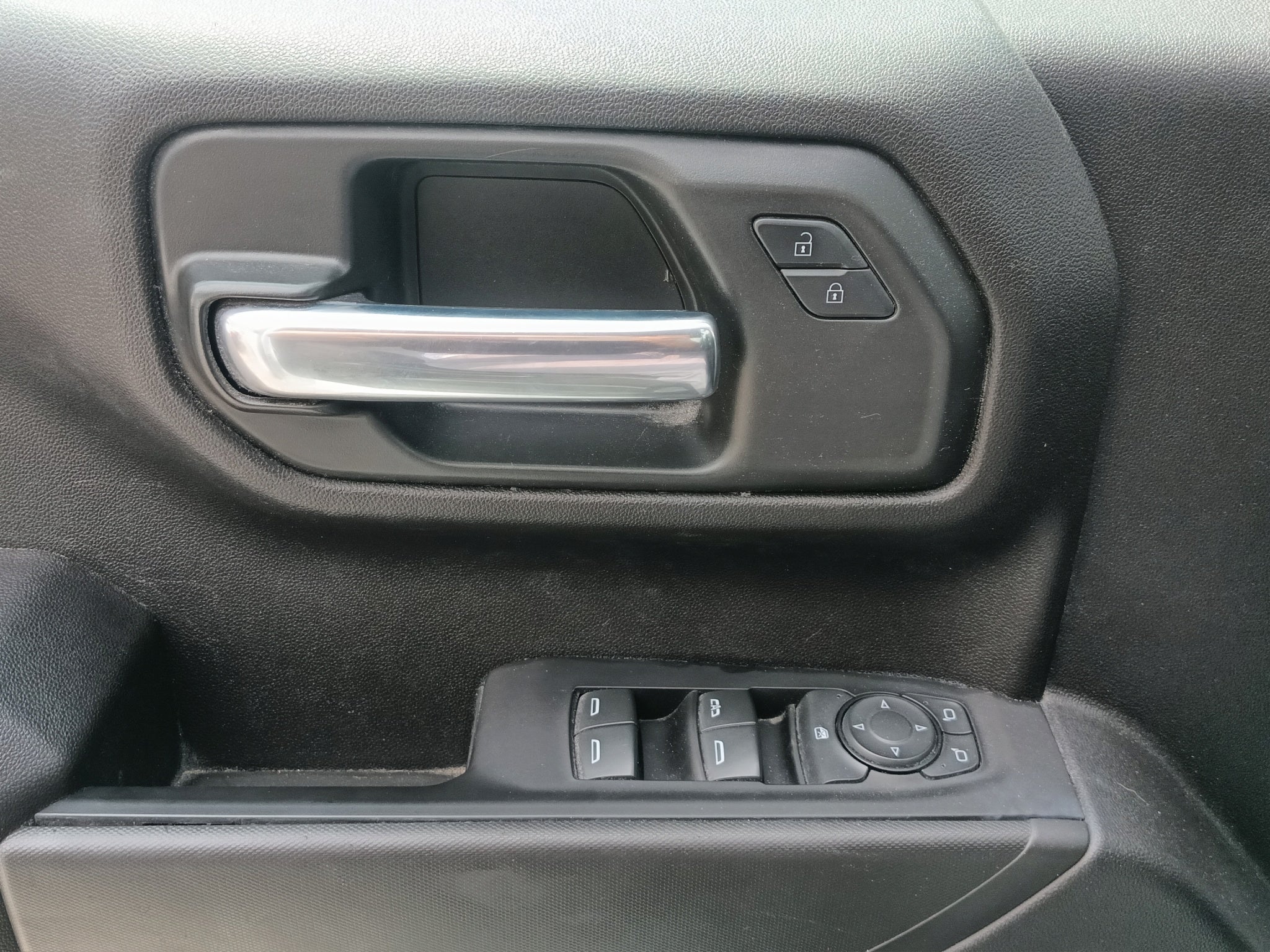 2023 Chevrolet SILVERADO 2500 4PTS 2.7 LTS TA DOB CAB 4X2 PAQ E