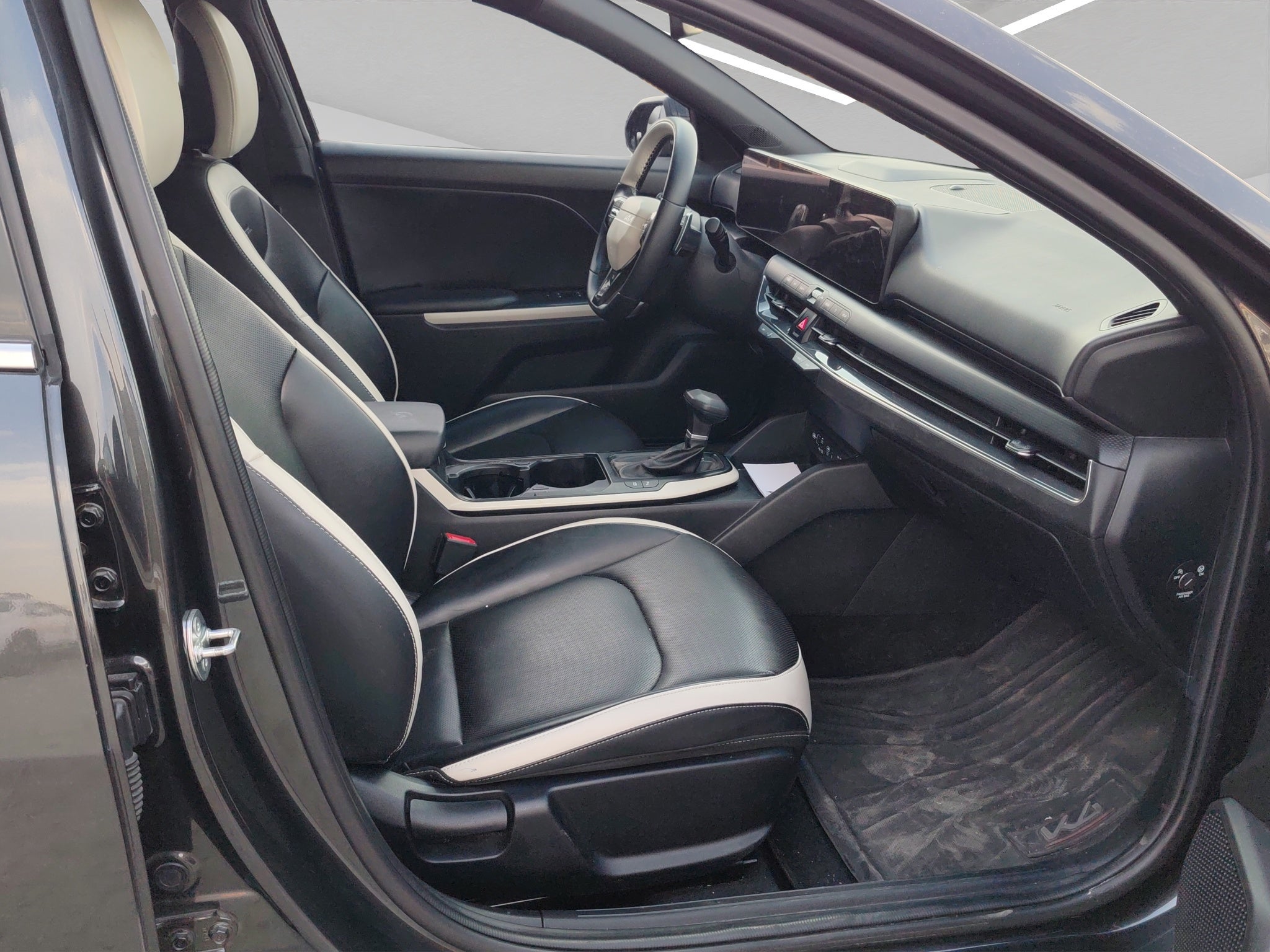 2025 Kia K4 4P GT LINE L42.0 AUT