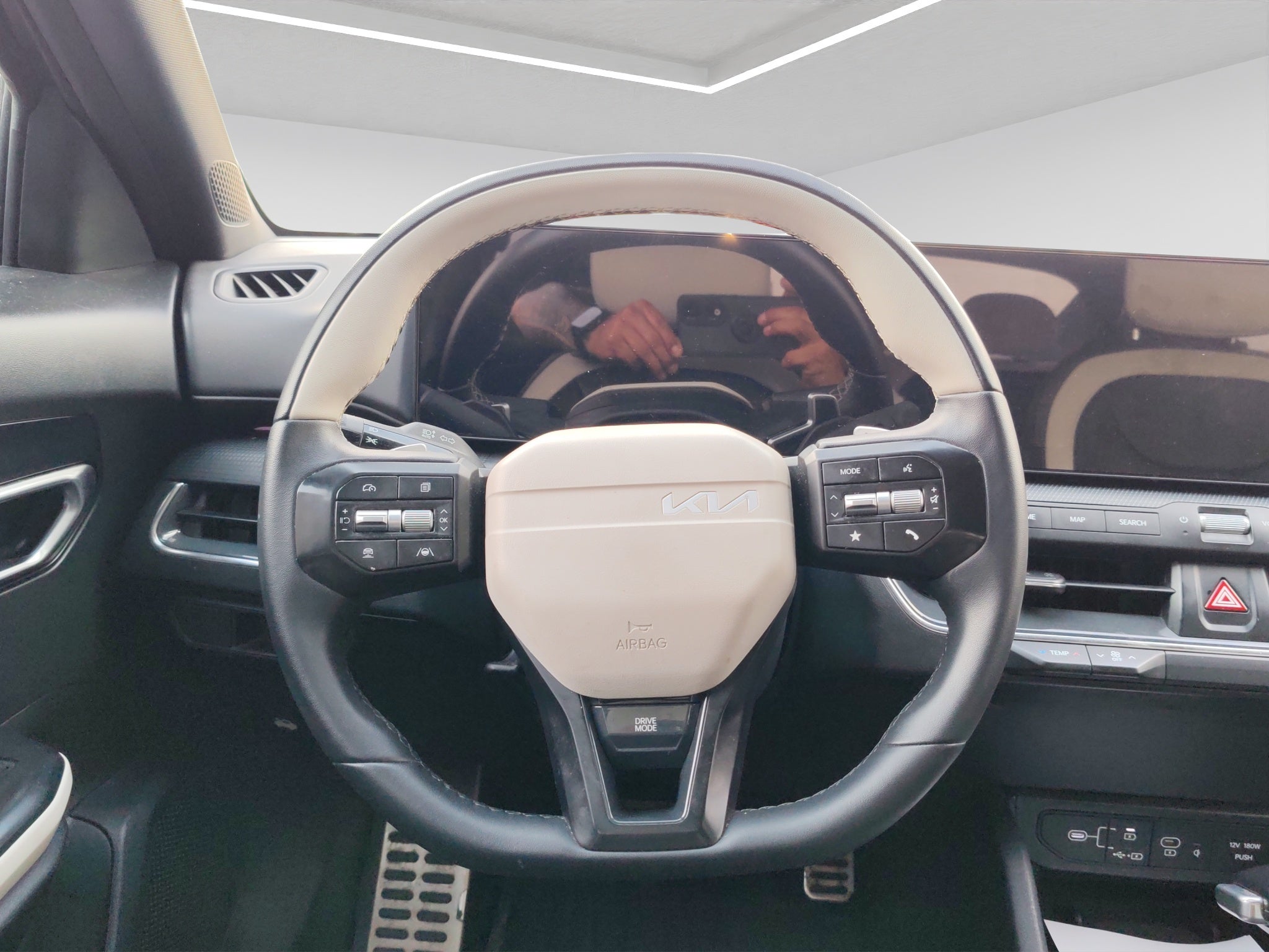 2025 Kia K4 4P GT LINE L42.0 AUT