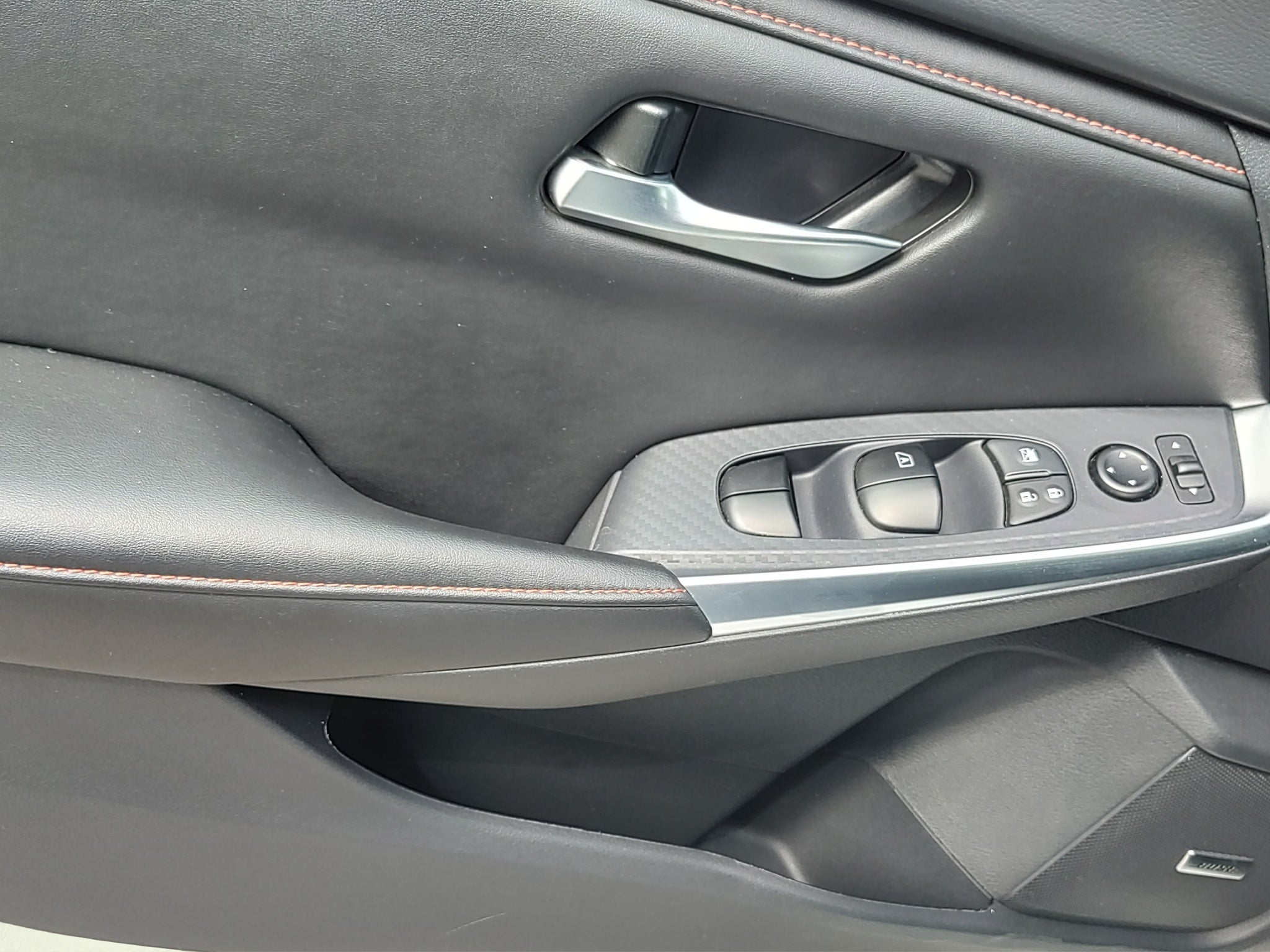 2024 Nissan SENTRA 4P SR BI-TONO L42.0 AUT