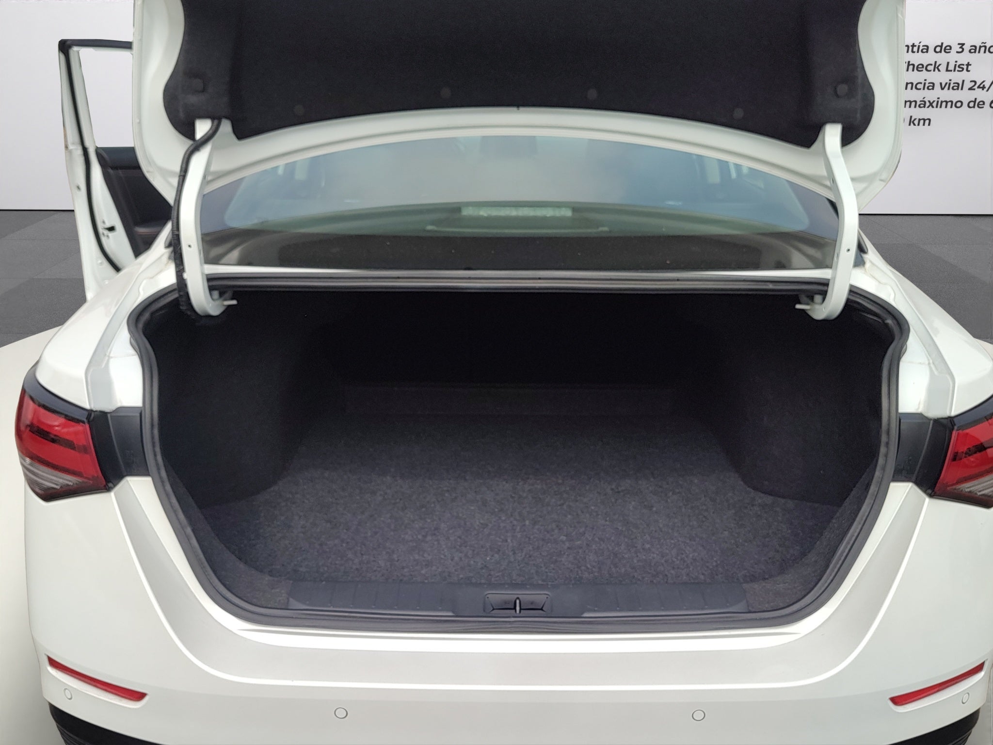 2024 Nissan SENTRA 4P SR BI-TONO L42.0 AUT