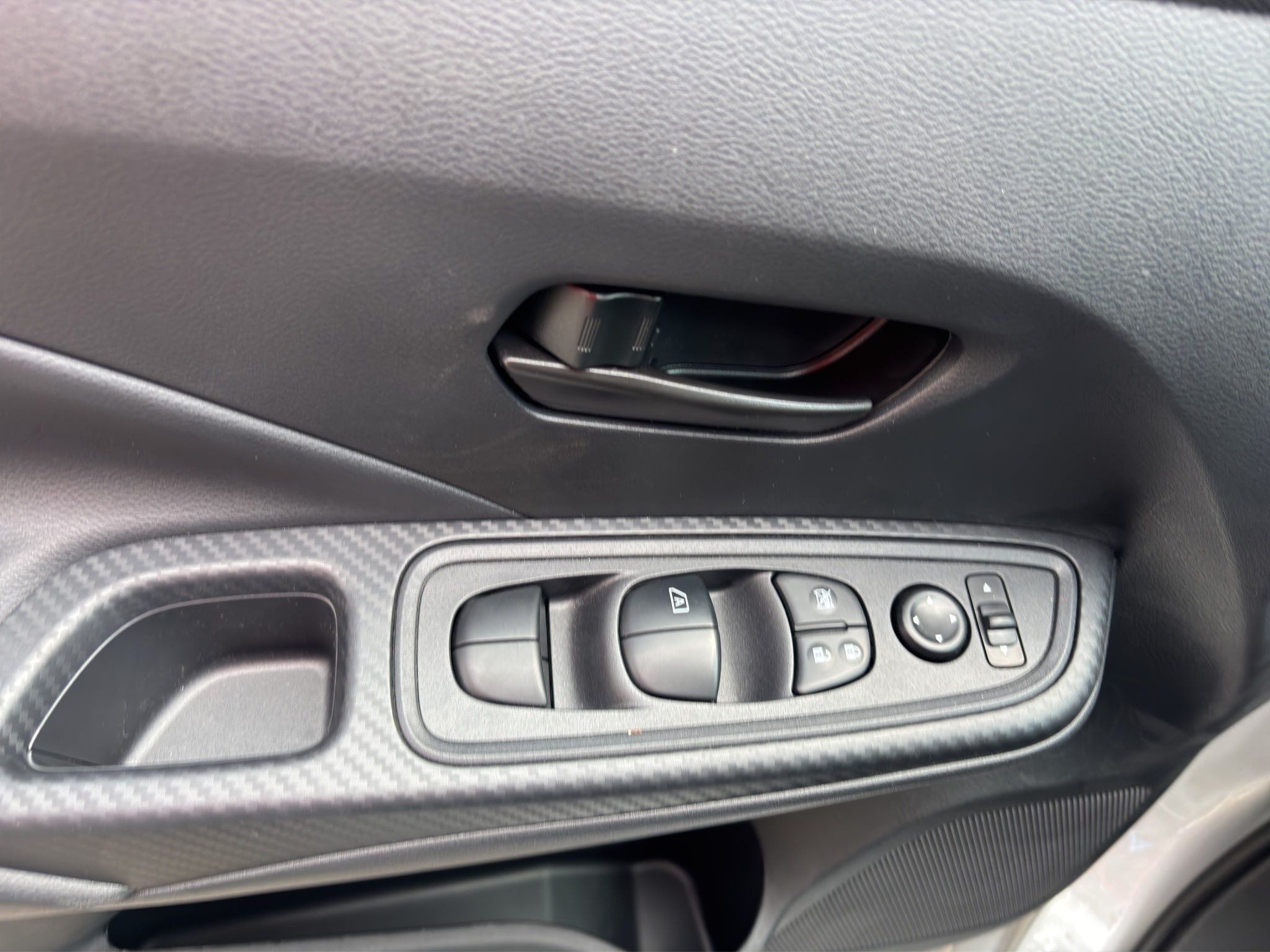 2025 Nissan VERSA 4P SENSE L41.6 AUT