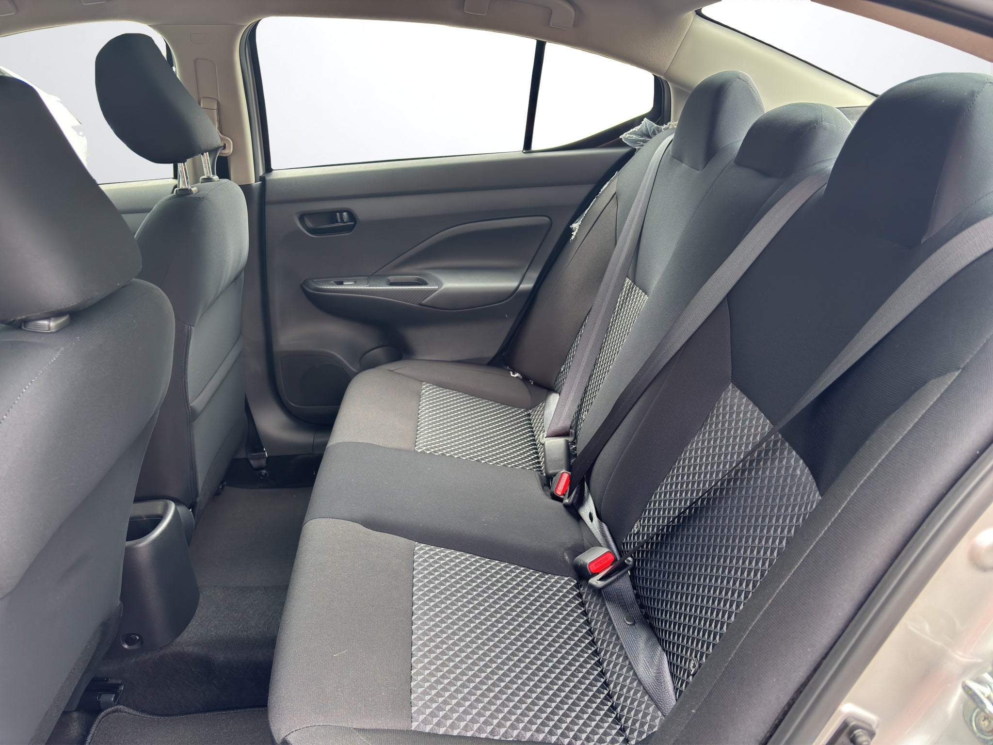 2025 Nissan VERSA 4P SENSE L41.6 AUT