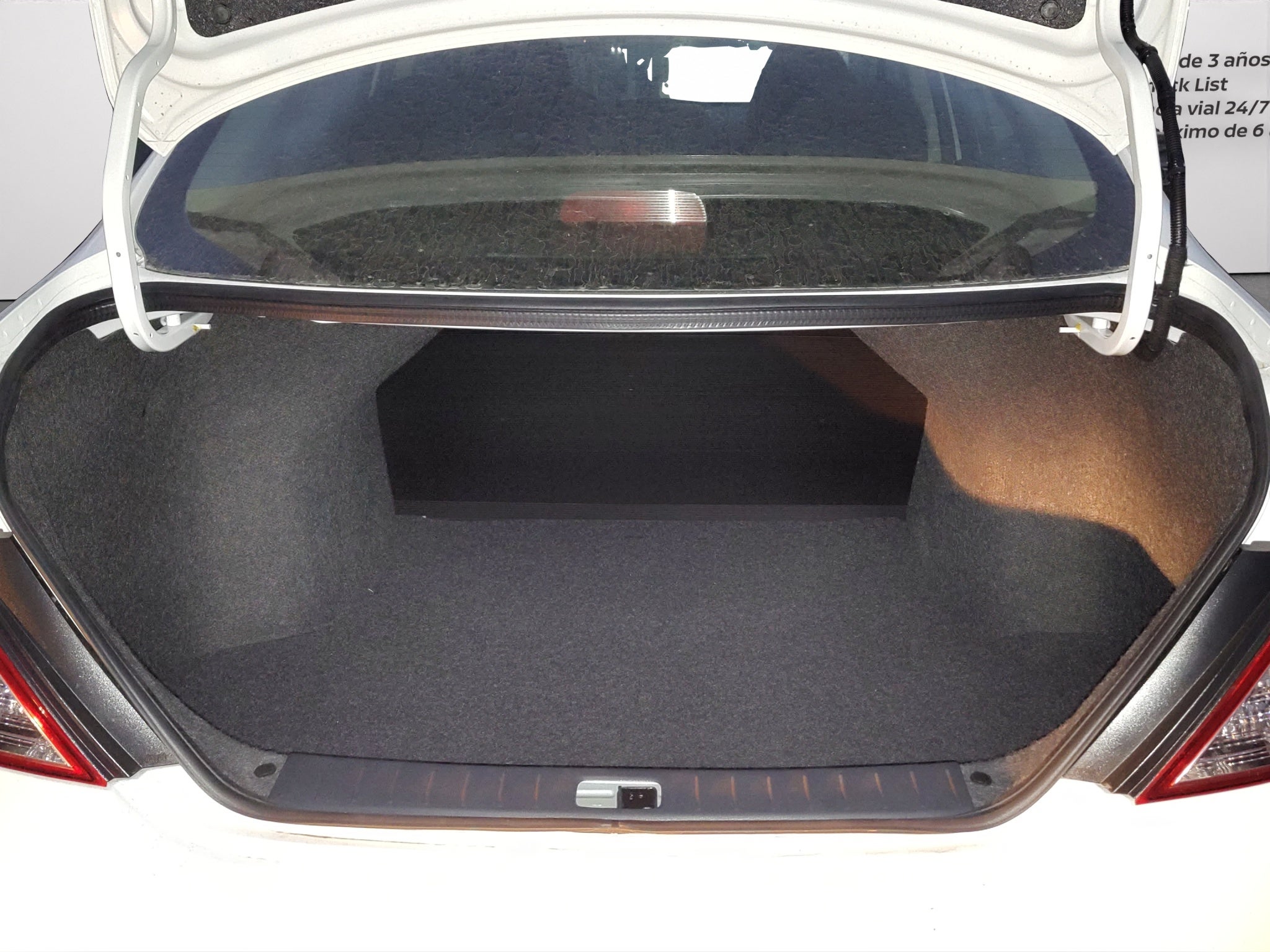 2025 Nissan V-DRIVE 4P L41.6 MAN AUDIO