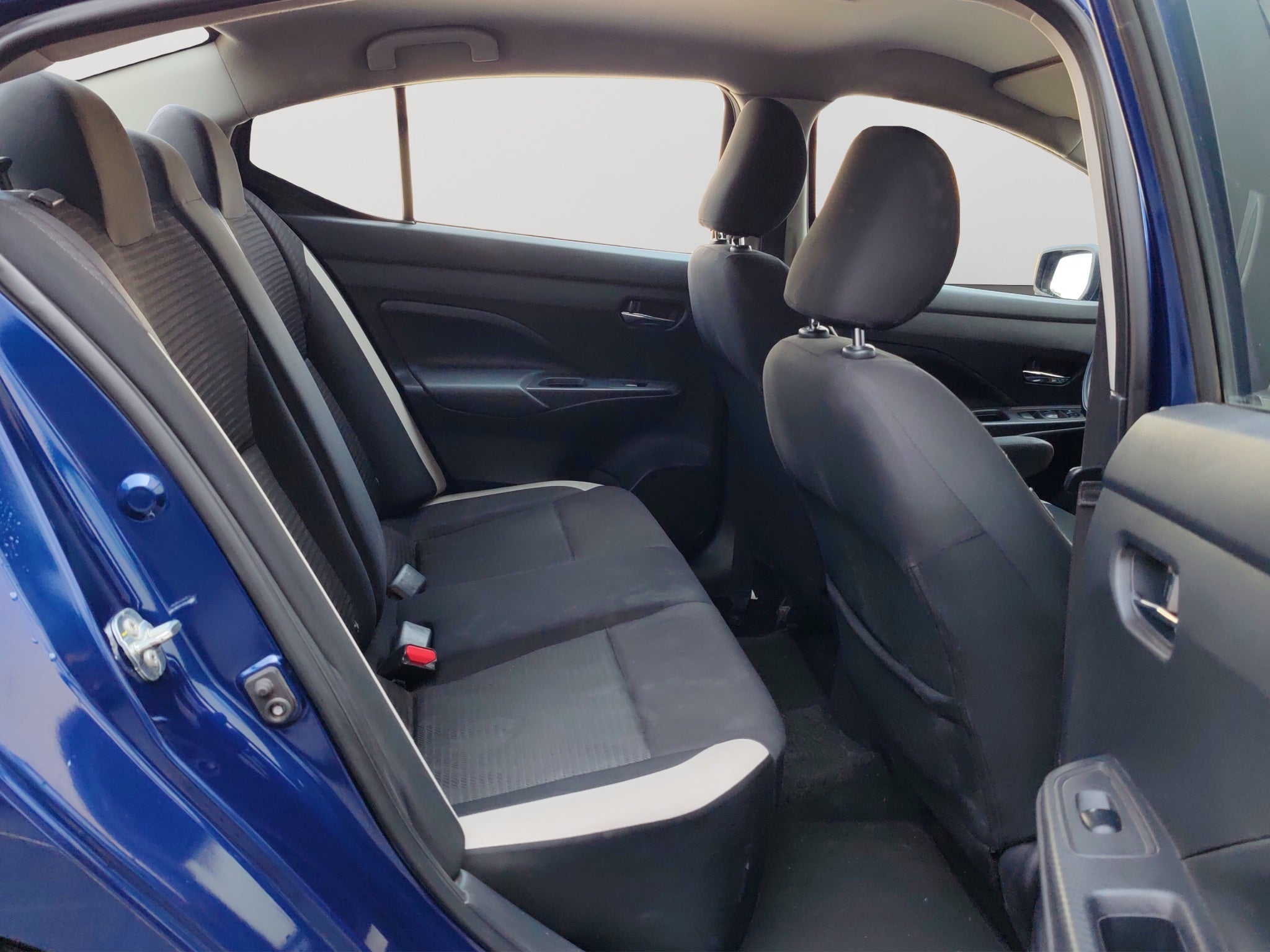 2021 Nissan VERSA 4 PTS ADVANCE AAC VE F NIEBLA RA-16CVT