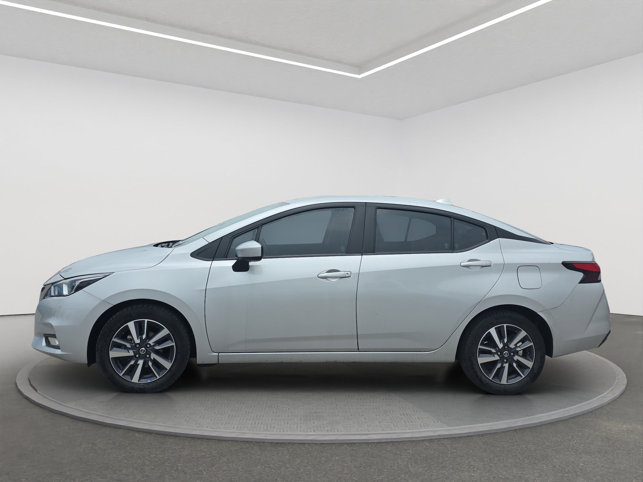 2022 Nissan VERSA 4 PTS ADVANCE TM5 AAC VE F NIEBLA RA-16