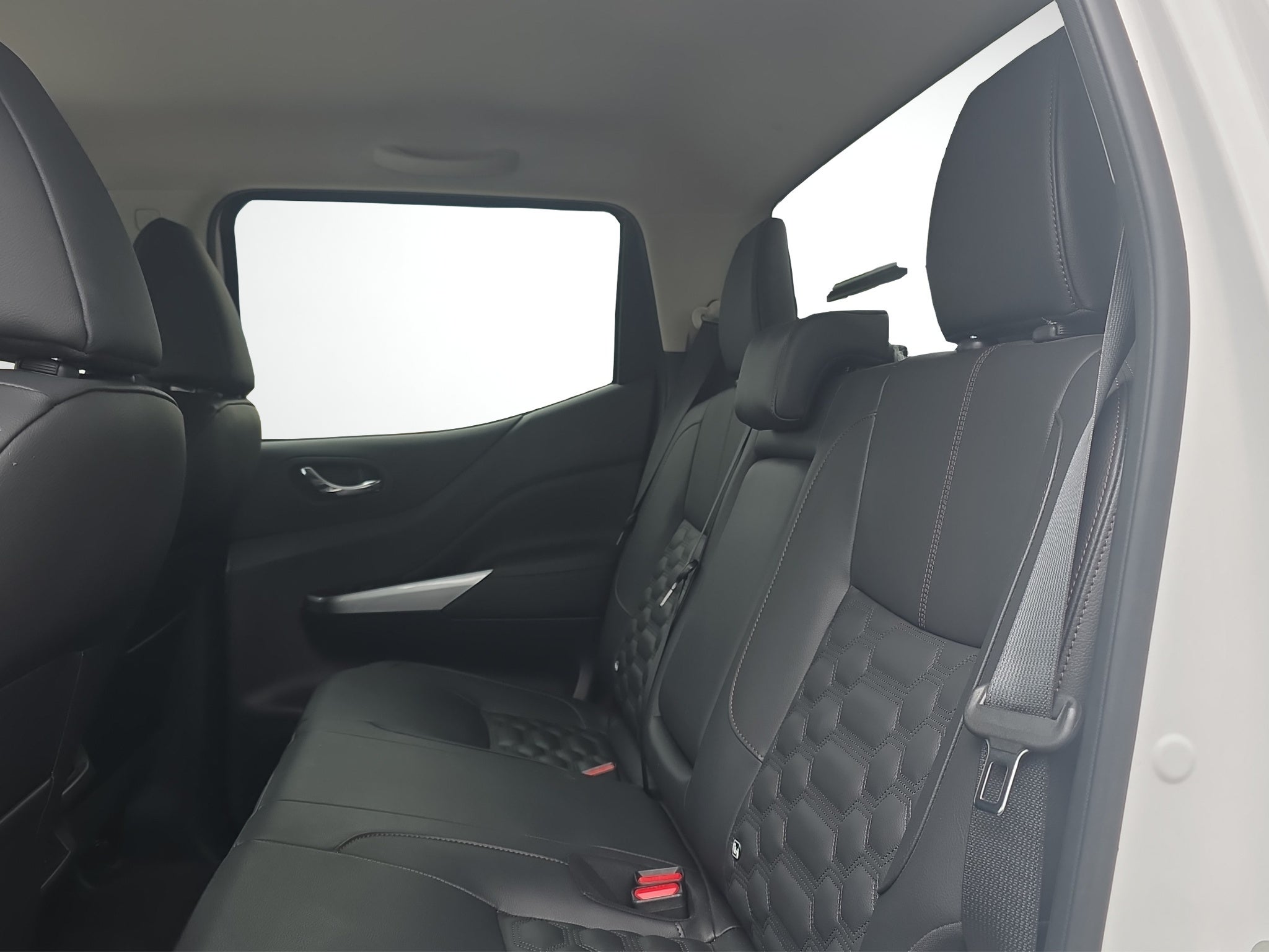 2025 Nissan FRONTIER 4P PLATINUM LE L42.5 AUT