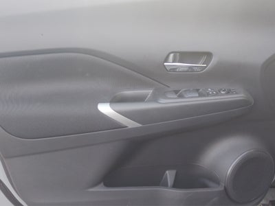 2024 Nissan KICKS PLAY ADVANCE CVT