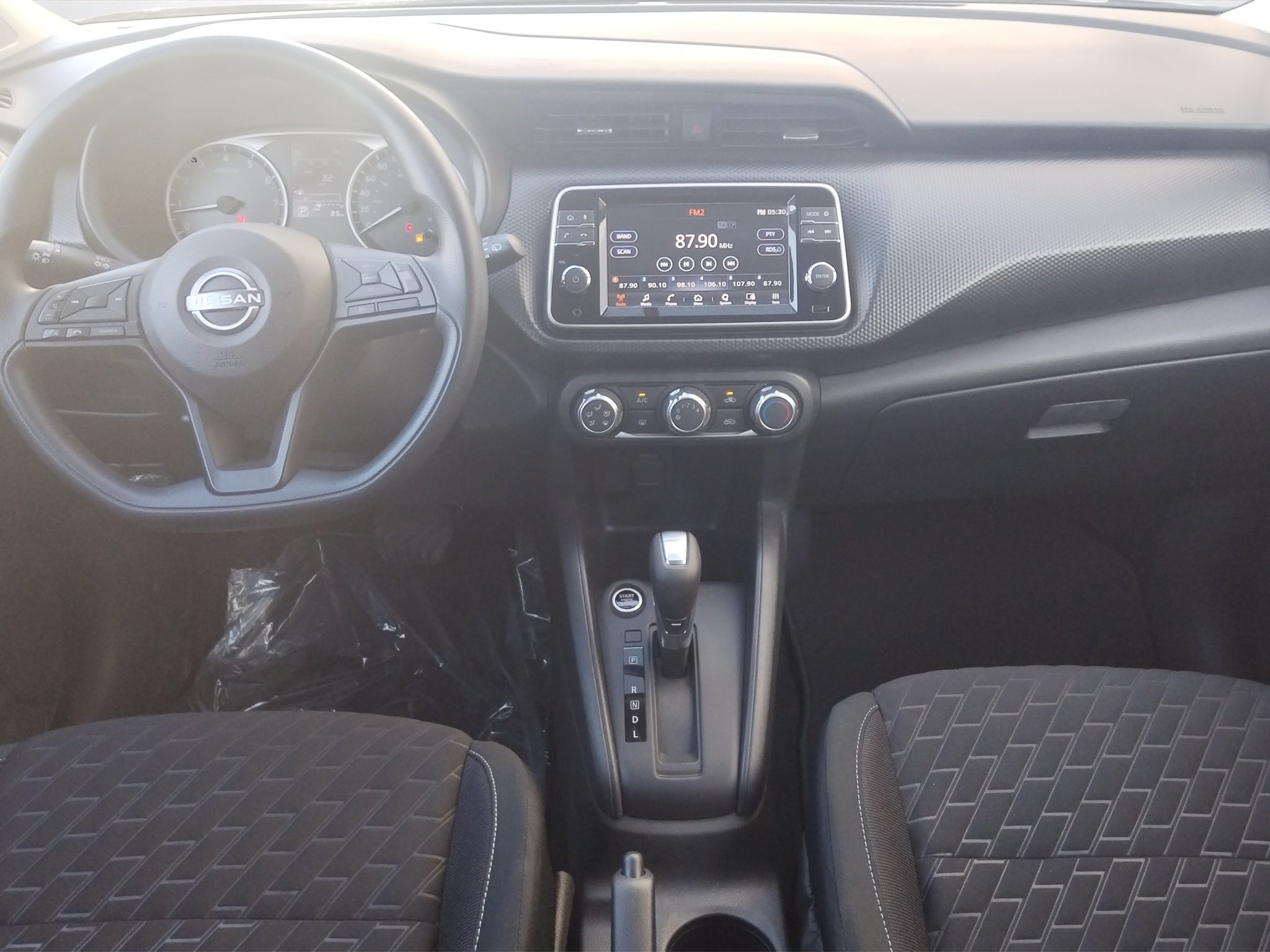 2024 Nissan KICKS PLAY ADVANCE CVT