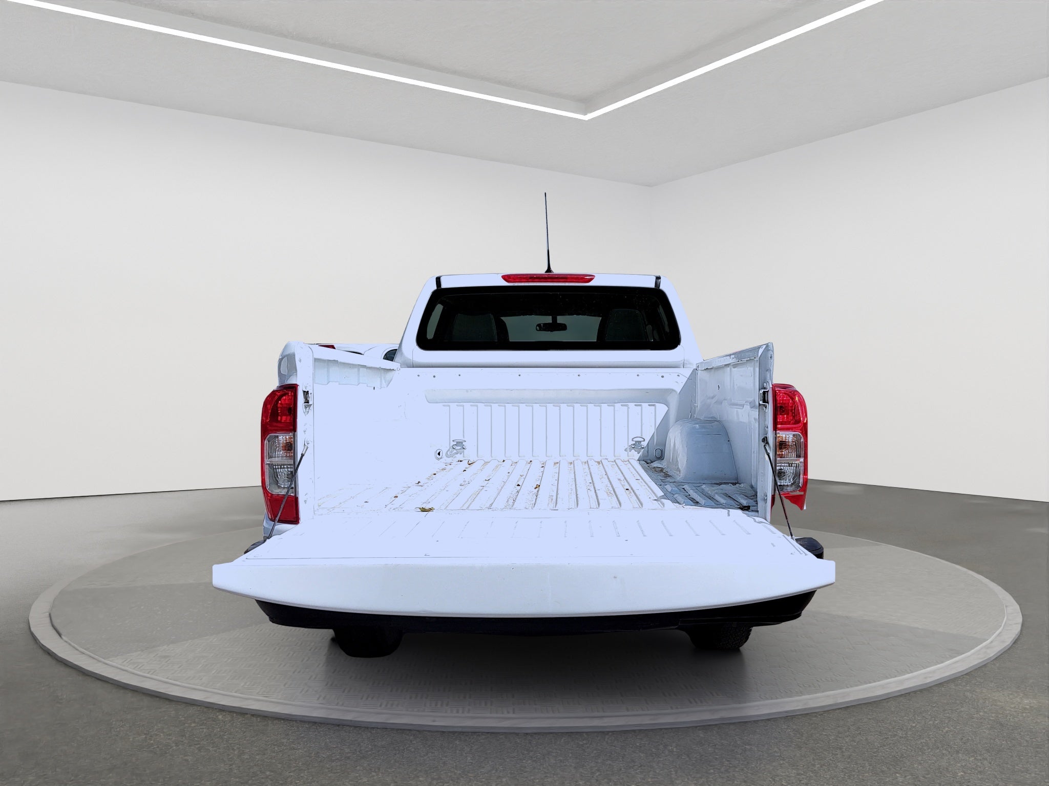 2023 Nissan NP300 FRONTIER 4 PTS SE L4 2.5L TM6 AAC VE R-16