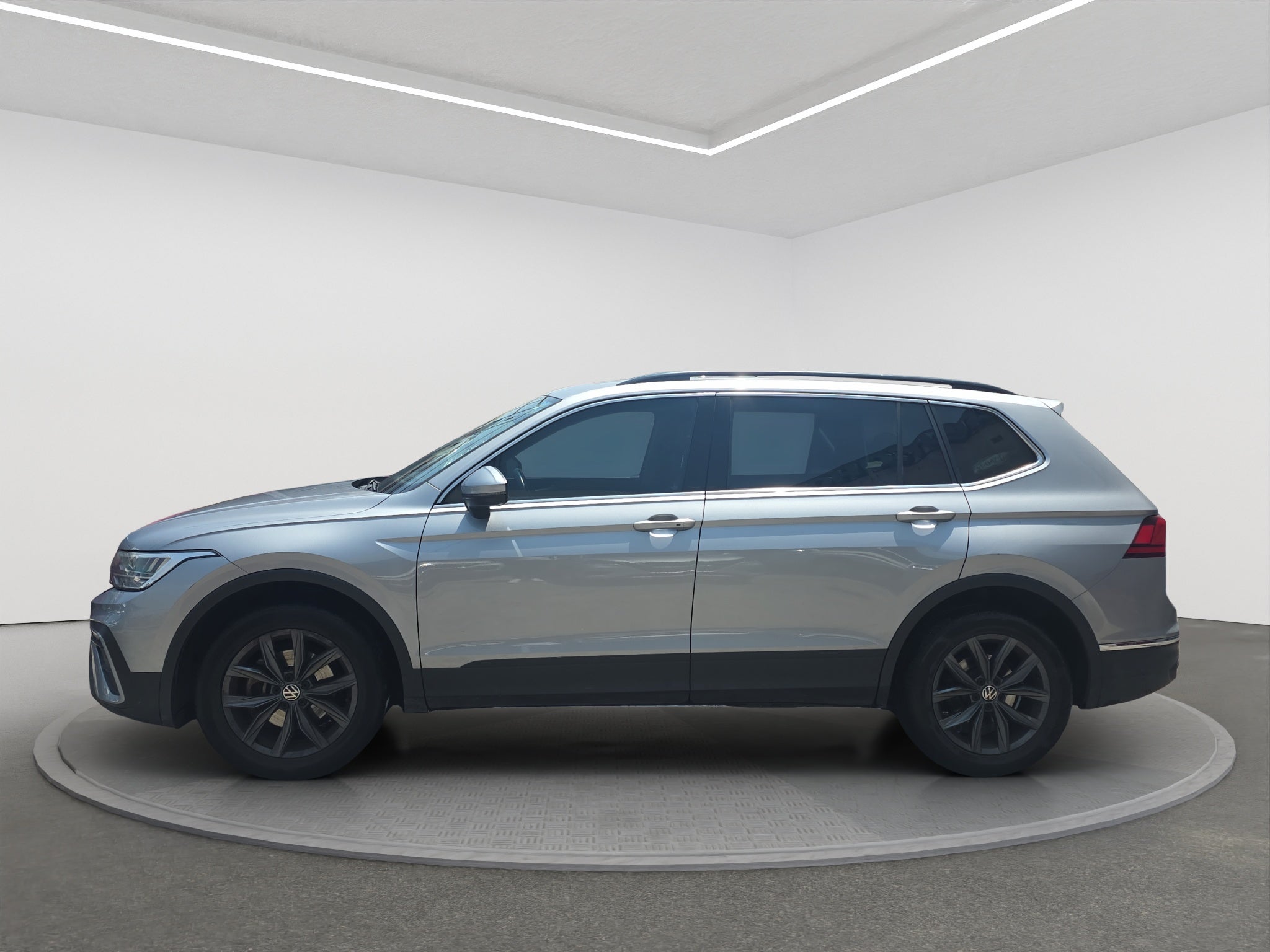 2022 Volkswagen TIGUAN 5 PTS COMFORTLINE 14T DSG PIEL CAMARA REVERSA F NIEBLA RA-17