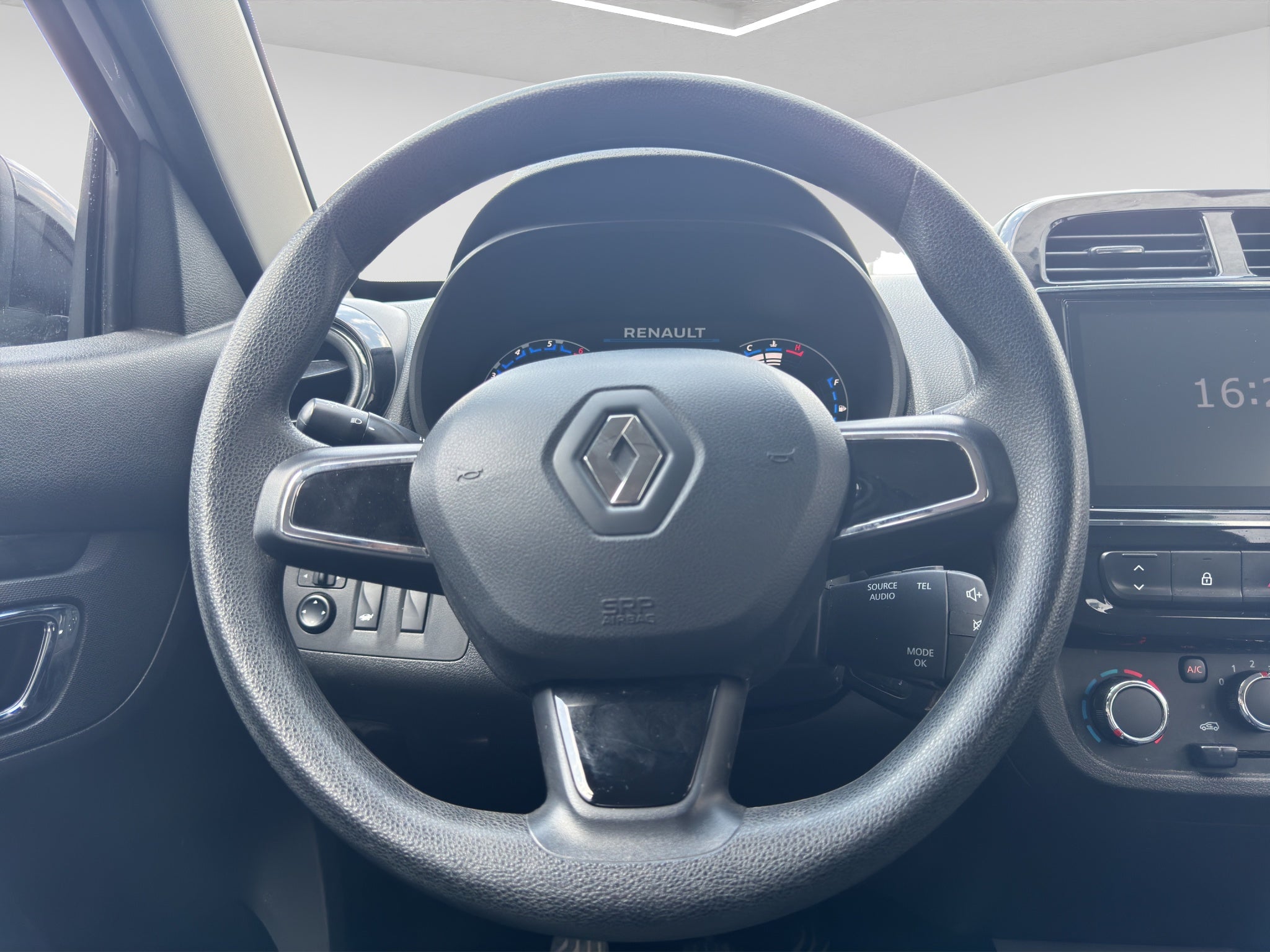 2024 RENAULT KWID 5P ICONIC L31.0 MAN