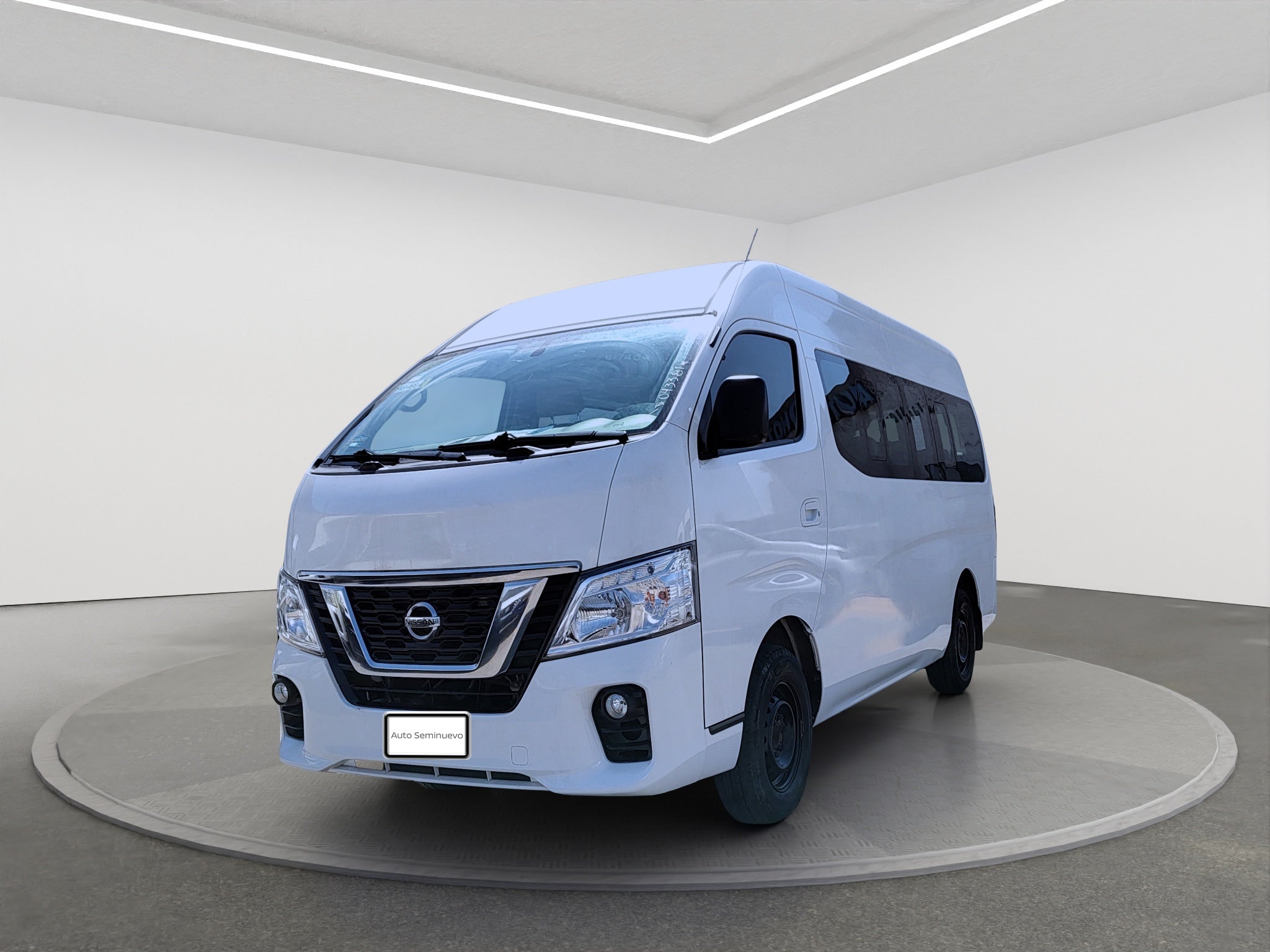 2022 Nissan URVAN 4 PTS AMPLIA TM5 AAC DESEM TRAS 15 PAS
