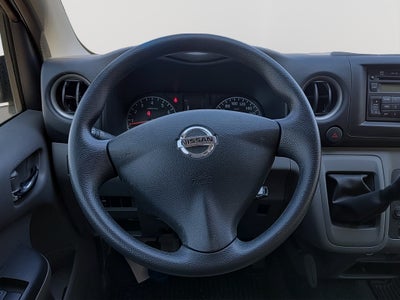 2022 Nissan URVAN 4 PTS AMPLIA TM5 AAC DESEM TRAS 15 PAS