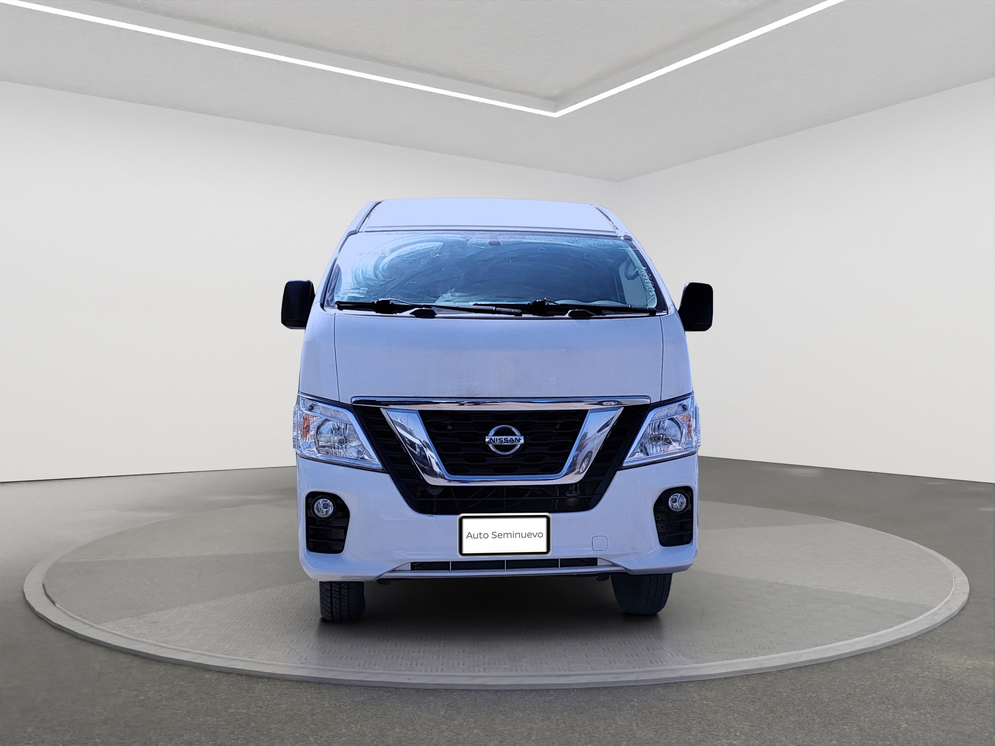 2022 Nissan URVAN 4 PTS AMPLIA TM5 AAC DESEM TRAS 15 PAS