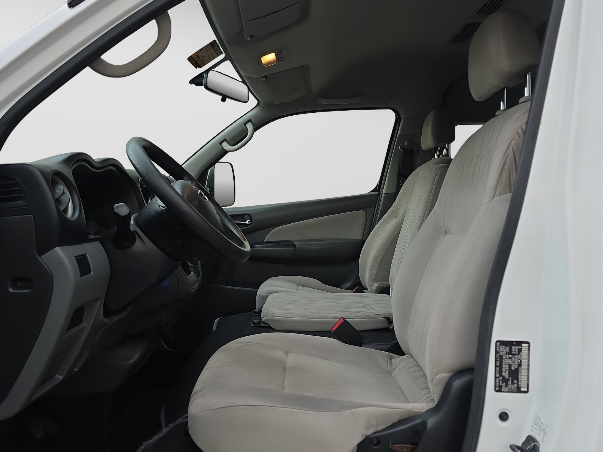 2020 Nissan URVAN 4 PTS AMPLIA TD TM5 AAC DESEM TRAS 15 PAS