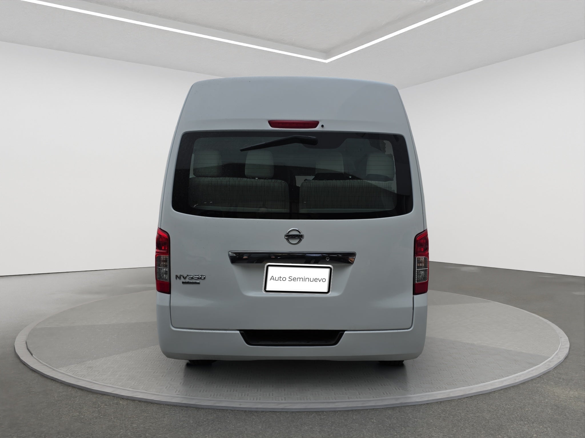 2020 Nissan URVAN 4 PTS AMPLIA TD TM5 AAC DESEM TRAS 15 PAS