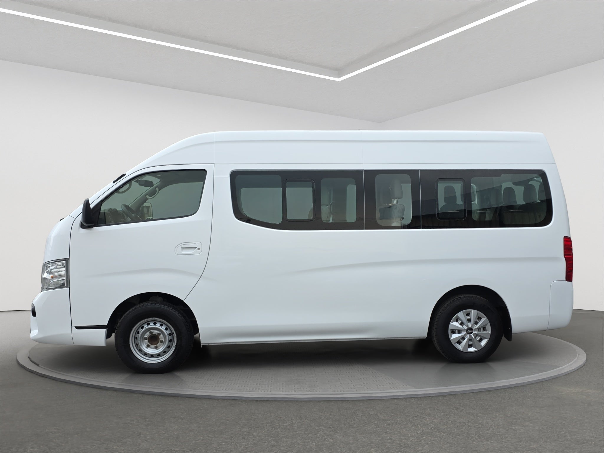 2020 Nissan URVAN 4 PTS AMPLIA TD TM5 AAC DESEM TRAS 15 PAS