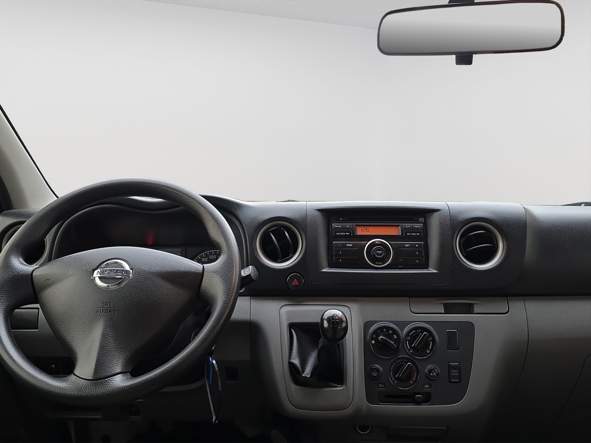 2020 Nissan URVAN 4 PTS AMPLIA TD TM5 AAC DESEM TRAS 15 PAS