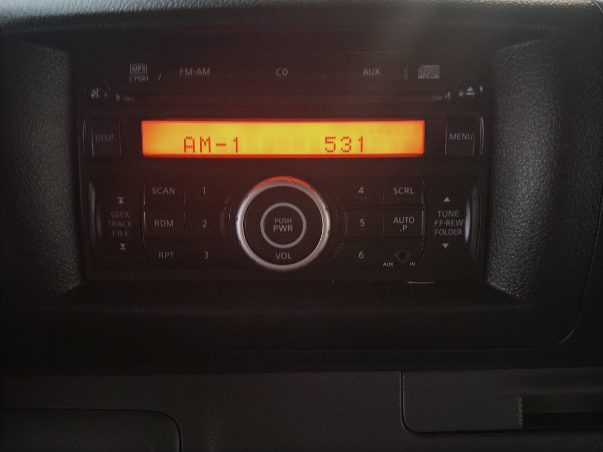 2022 Nissan URVAN 4 PTS AMPLIA TM5 AAC DESEM TRAS 15 PAS