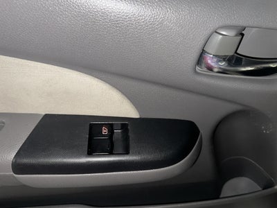 2022 Nissan URVAN 4 PTS AMPLIA TM5 AAC DESEM TRAS 15 PAS