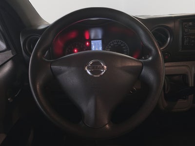 2022 Nissan URVAN 4 PTS AMPLIA TM5 AAC DESEM TRAS 15 PAS