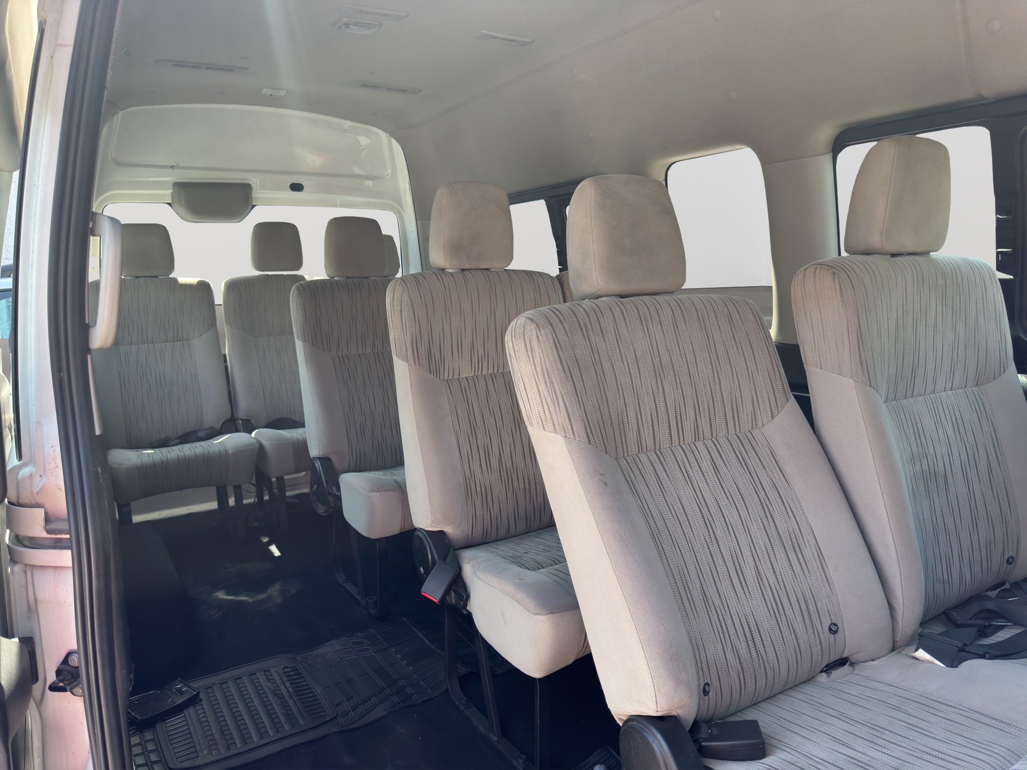 2023 Nissan URVAN 4 PTS TM5 AAC VE 11 PAS