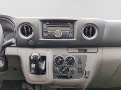 2021 Nissan URVAN 4 PTS AMPLIA TM5 AAC DESEM TRAS 15 PAS