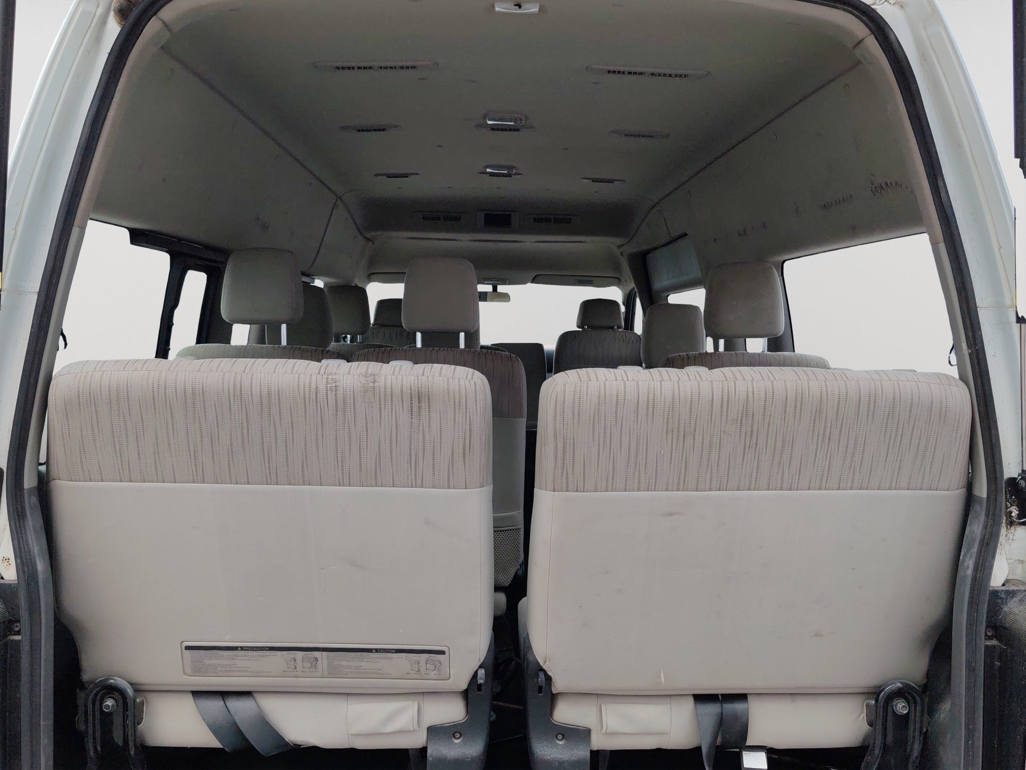 2021 Nissan URVAN 4 PTS AMPLIA TM5 AAC DESEM TRAS 15 PAS