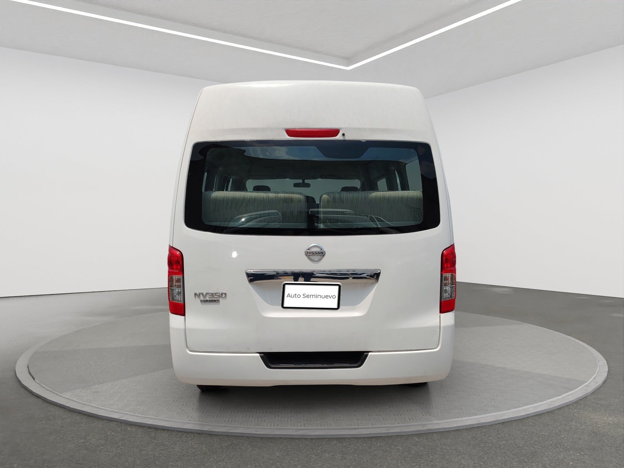 2021 Nissan URVAN 4 PTS AMPLIA TM5 AAC DESEM TRAS 15 PAS