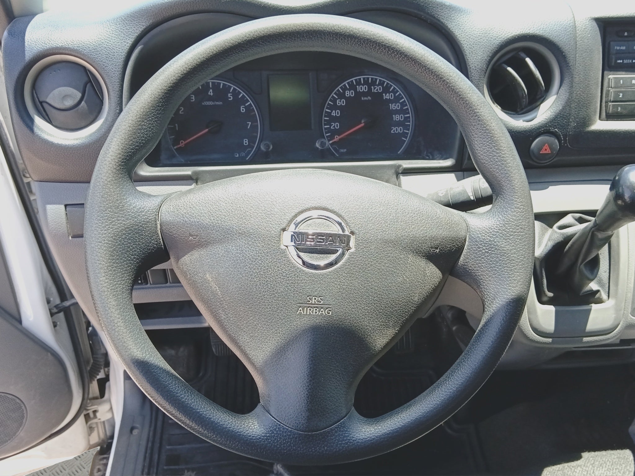 2020 Nissan URVAN 4 PTS AMPLIA TM5 AAC DESEM TRAS 15 PAS