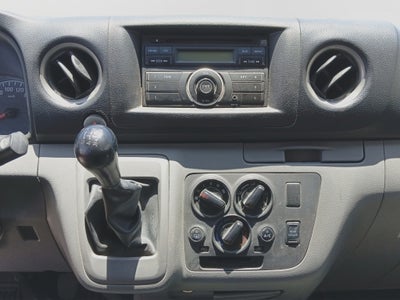 2020 Nissan URVAN 4 PTS AMPLIA TM5 AAC DESEM TRAS 15 PAS