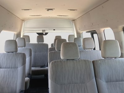 2020 Nissan URVAN 4 PTS AMPLIA TM5 AAC DESEM TRAS 15 PAS