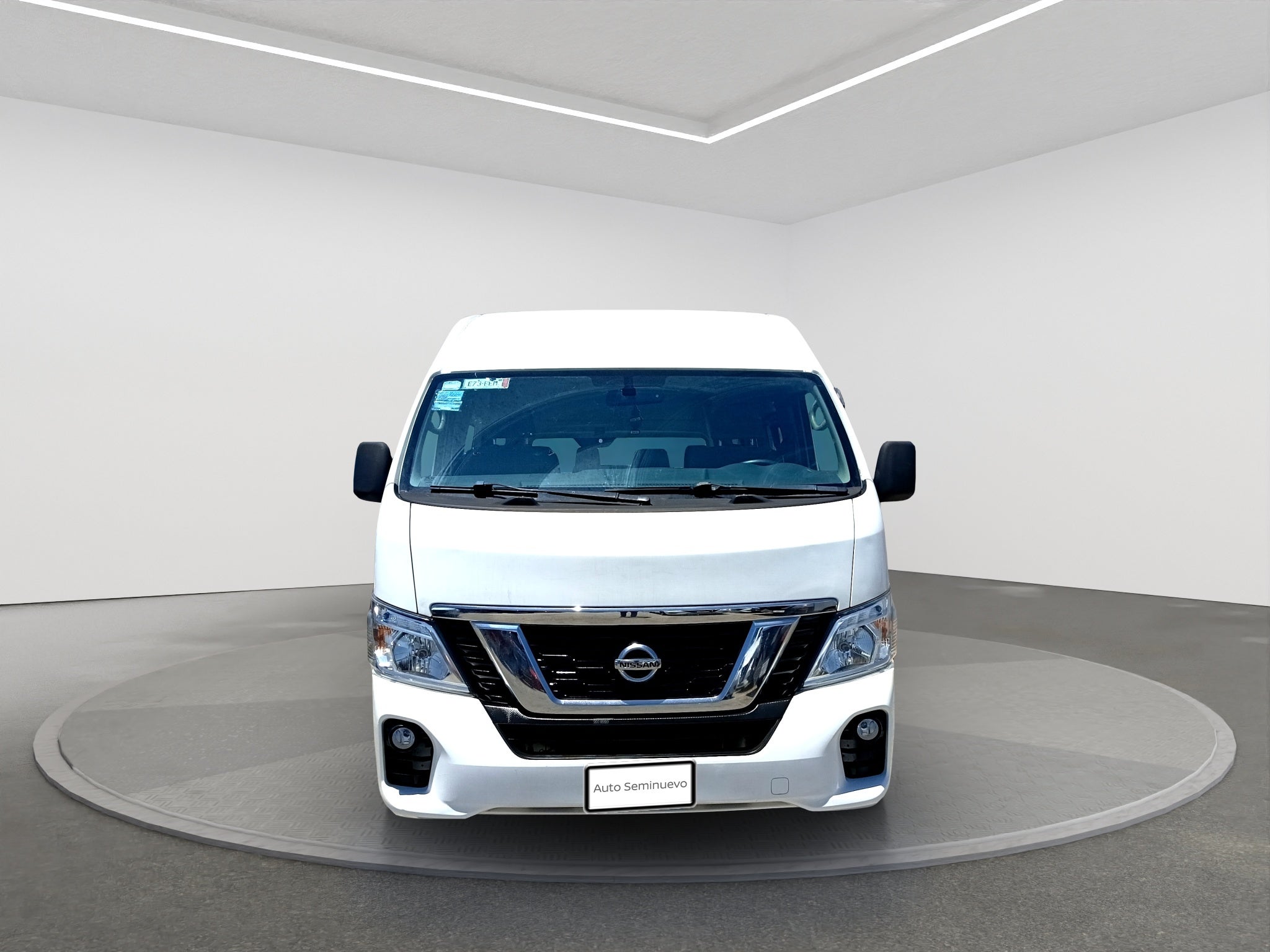 2020 Nissan URVAN 4 PTS AMPLIA TM5 AAC DESEM TRAS 15 PAS