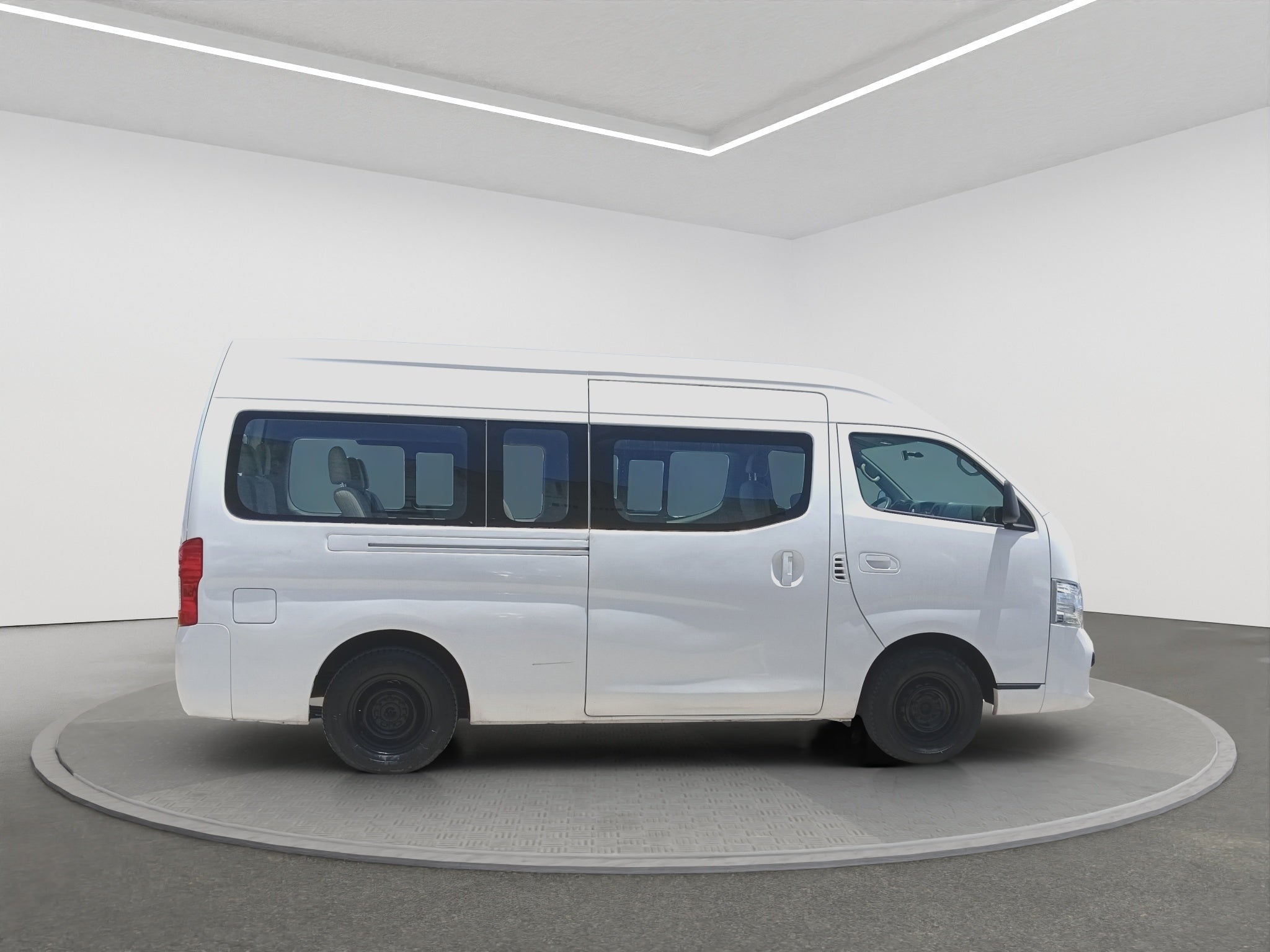 2020 Nissan URVAN 4 PTS AMPLIA TM5 AAC DESEM TRAS 15 PAS