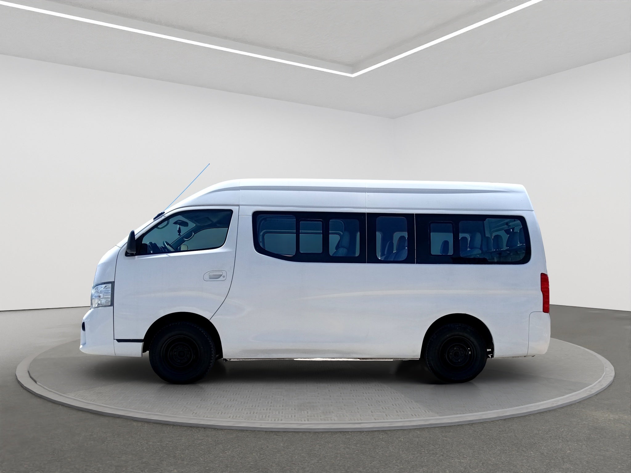 2020 Nissan URVAN 4 PTS AMPLIA TM5 AAC DESEM TRAS 15 PAS