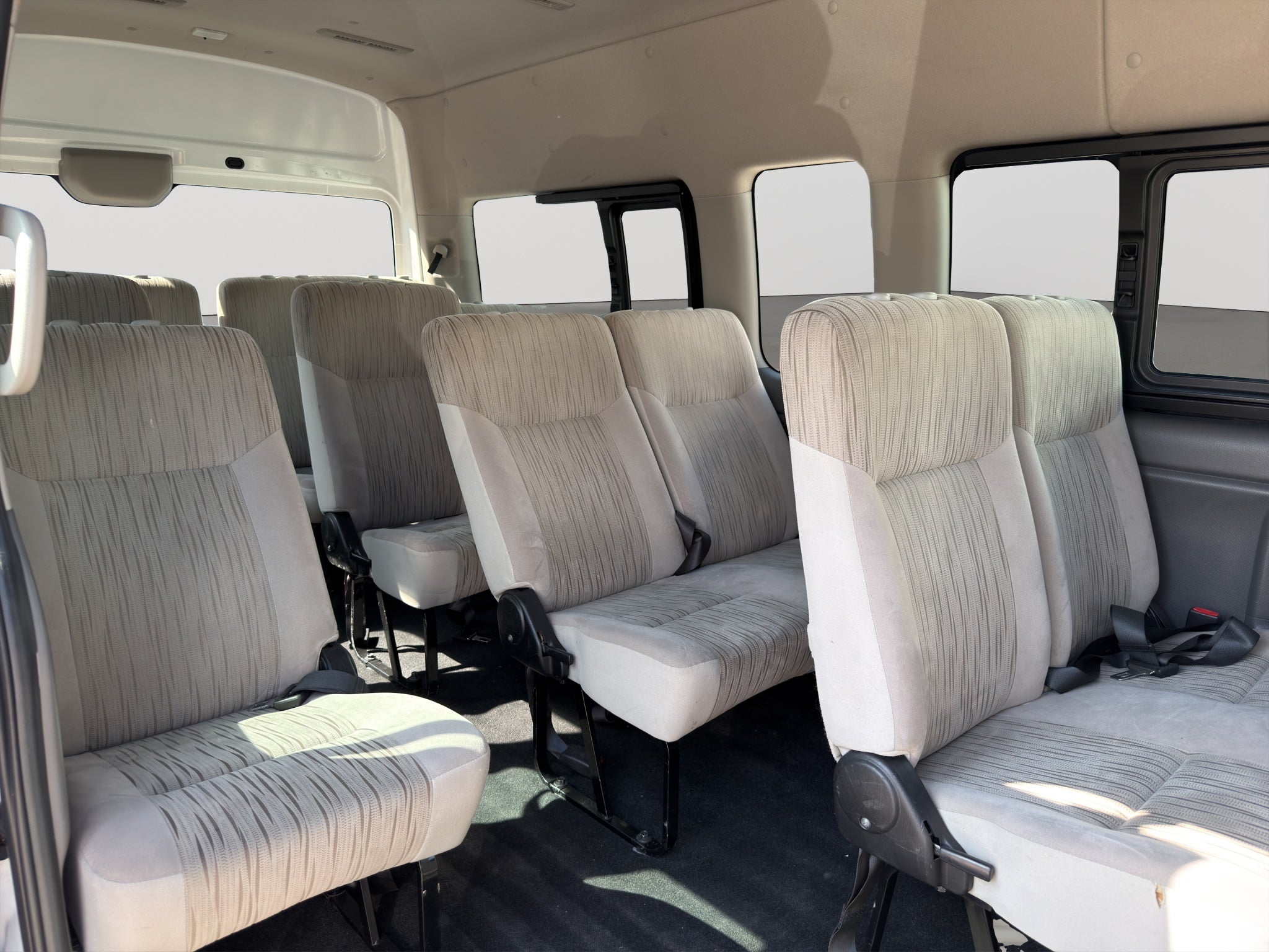 2020 Nissan URVAN 4 PTS AMPLIA TD TM5 AAC DESEM TRAS 15 PAS