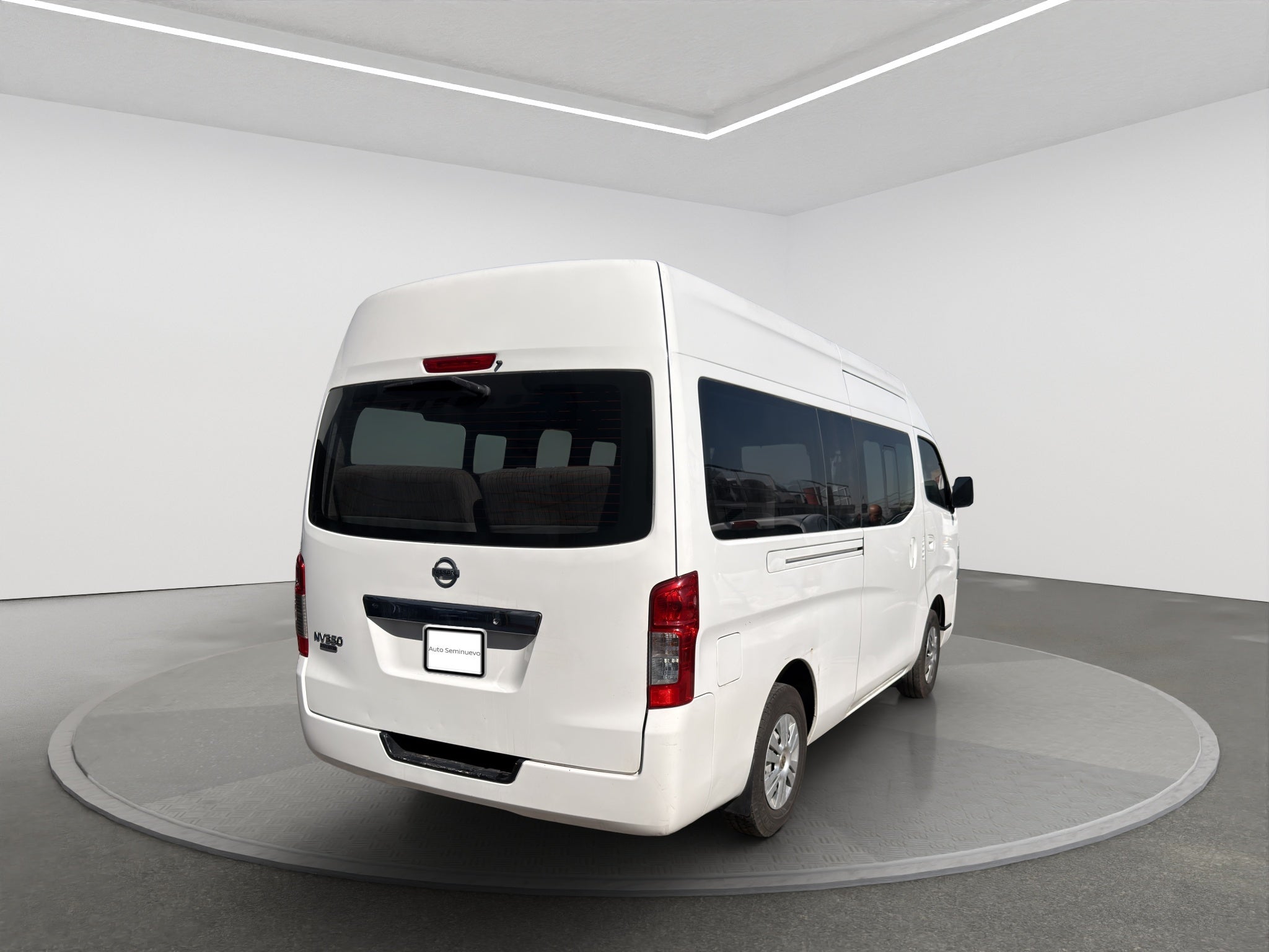 2020 Nissan URVAN 4 PTS AMPLIA TD TM5 AAC DESEM TRAS 15 PAS