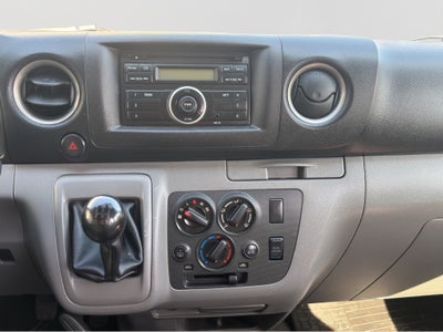 2020 Nissan URVAN 4 PTS AMPLIA TM5 AAC DESEM TRAS 15 PAS