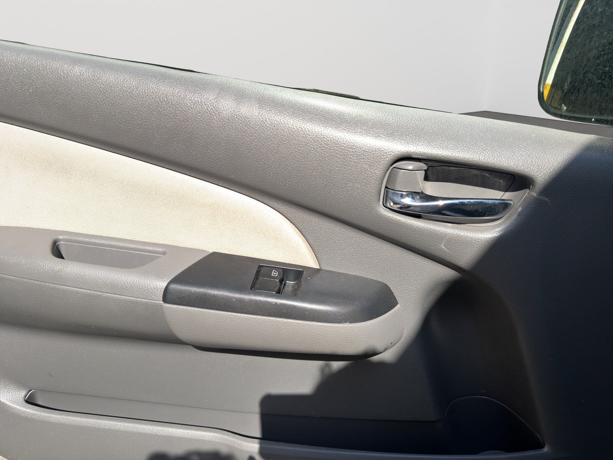 2020 Nissan URVAN 4 PTS AMPLIA TM5 AAC DESEM TRAS 15 PAS